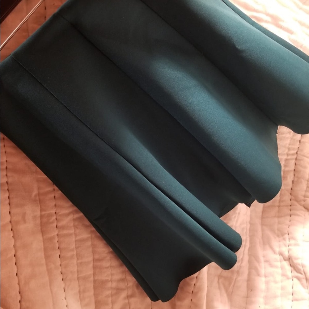2 skirts forever 21 for 1. Pay for 1